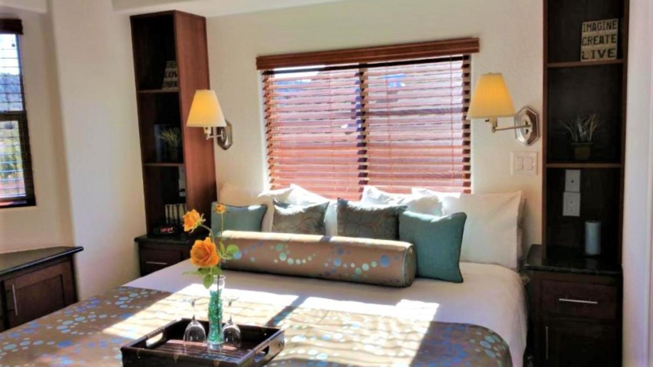 Sedona Pines Resort Exterior foto Wood blinds