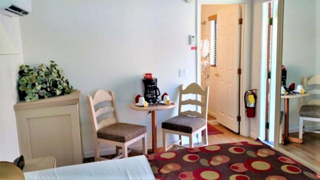 Sedona Pines Resort Exterior foto A typical room at the hotel