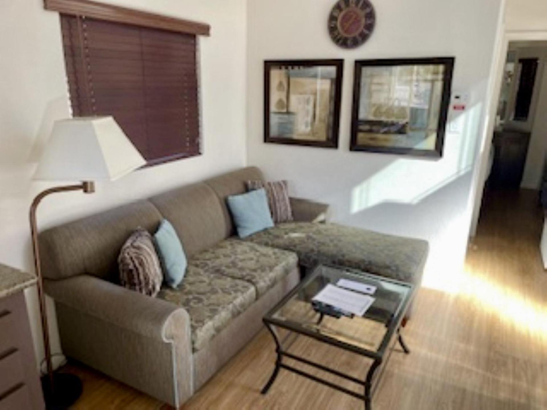 Sedona Pines Resort Exterior foto Living room of a typical mobile home